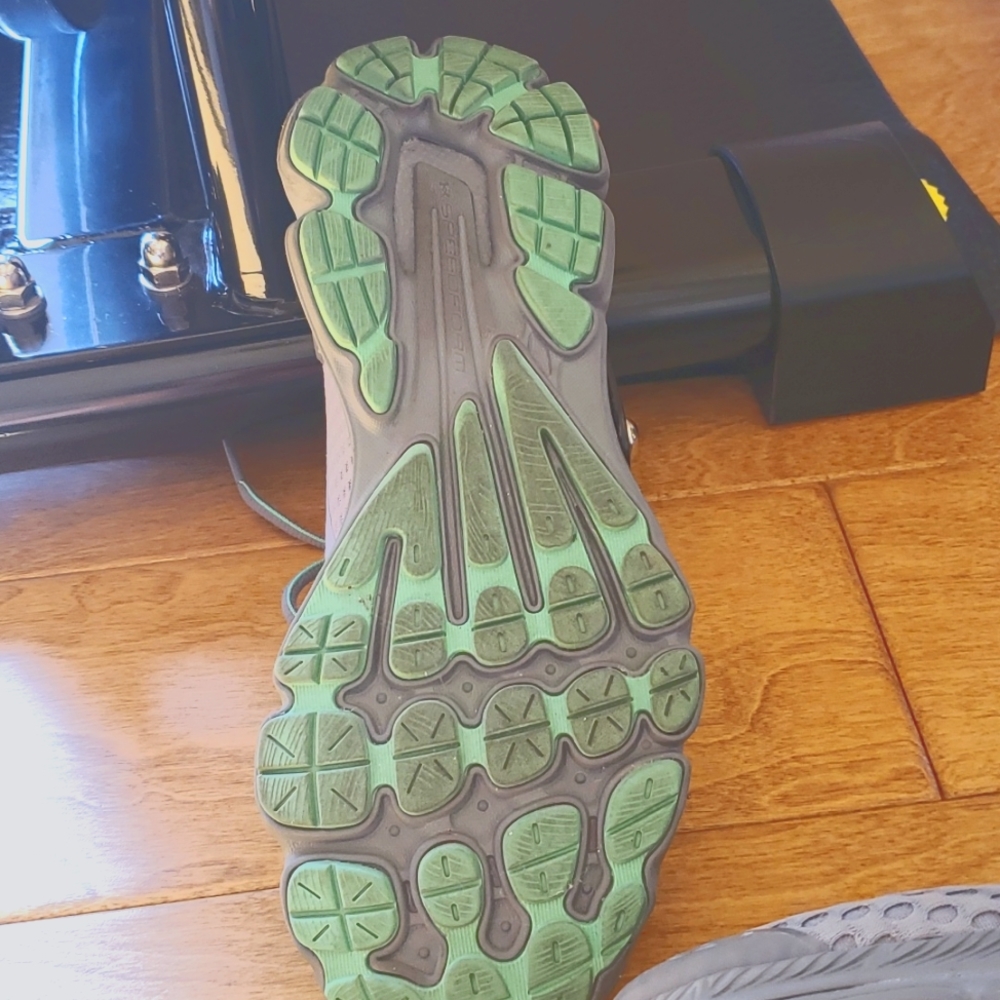 Shoes - Picture 3 of 4